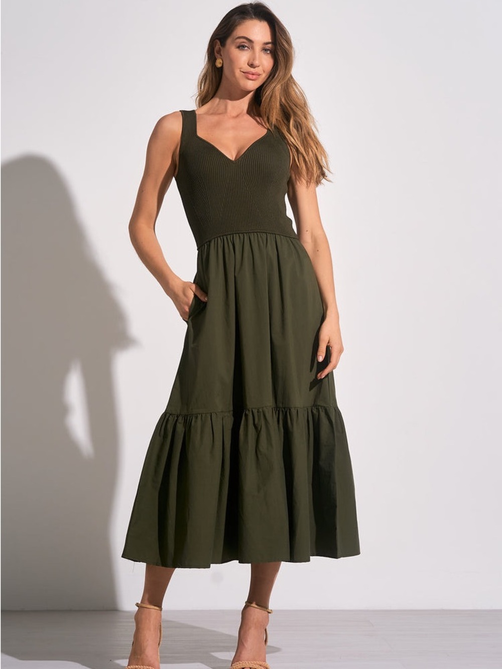 Elan Rhodes Dress Women’s Olive Green Tiered Midi Dress
